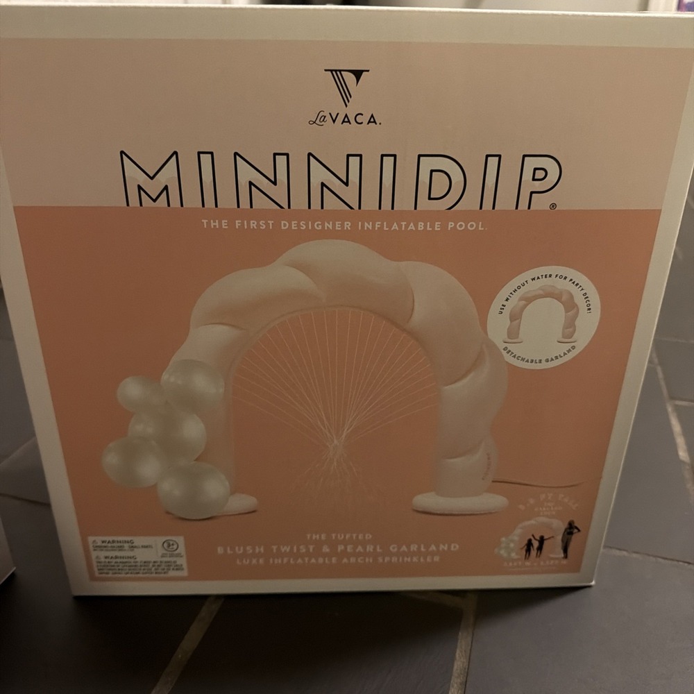 MINNIDIP ARCH PLAY SPRINKLER BLUSH TWIST INFLATABLE PVC WATER TOY - PINK